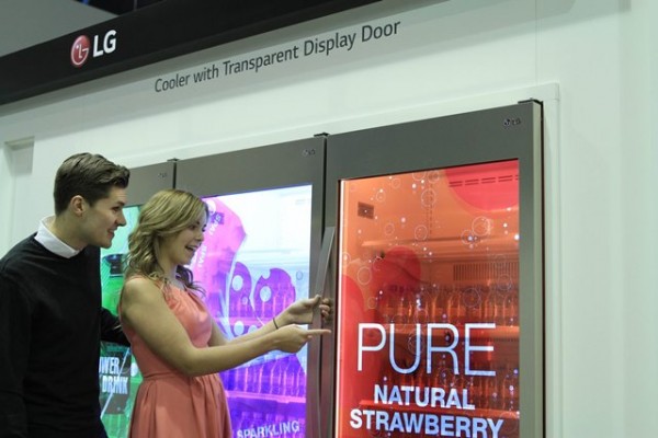 LG Transparent Display Dooler Door 02_ISE 2015